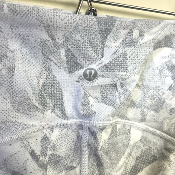 Lululemon Breezy Dot Crop Jasmine White Multi‎ / White - Picture 9 of 12